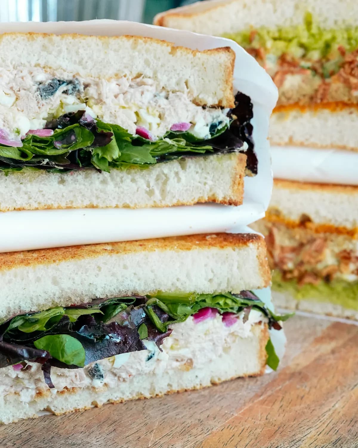 Sandwichs au thon empilés, Klub à Saint-Raphaël